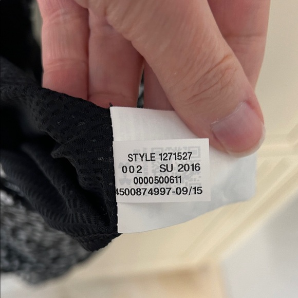 Under Armour Black and White HeatGear Tank with mesh back - Picture 9 of 13